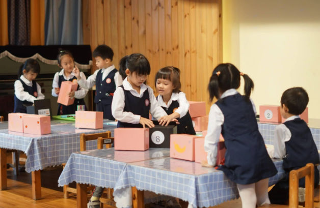 上好園幼有優(yōu)育為孩子們鋪就一條通向優(yōu)質(zhì)發(fā)展的成長道路