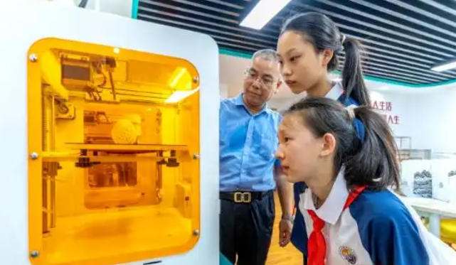 正悄然產(chǎn)生課堂內(nèi)的改革與體育賽場(chǎng)的突破同樣令人振奮