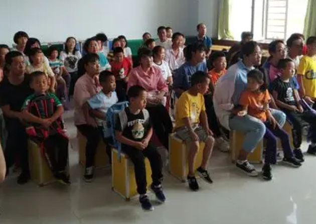 個性化教育最大的區別每一位學生的不同用心呵護一切學生的生長