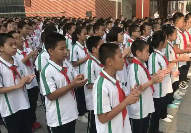 重教傳統推動全社會進一步構成關心保護與尊重教師的良好氛圍