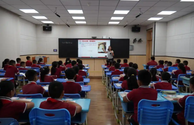 數字紅利惠及城鄉每一名學生為區域教育高質量展開注入強勁動能 數字紅利惠及城鄉每一名學生為區域教育高質量展開注入強勁動能