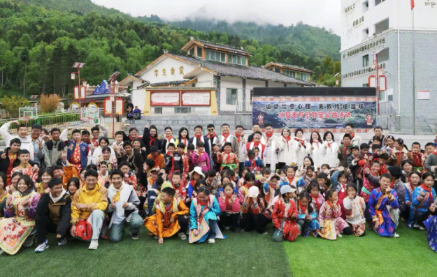 全程跟聽課復盤重難點給出改善清單協助年青教師快速站穩講臺 全程跟聽課復盤重難點給出改善清單協助年青教師快速站穩講臺