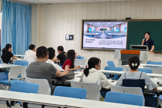 教育家精力為引領(lǐng)深化教師辦理點(diǎn)評(píng)變革用數(shù)字化賦能教師成長(zhǎng)