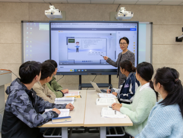 職業教育應加速融入和服務立異驅動戰略在推進科技效果轉化