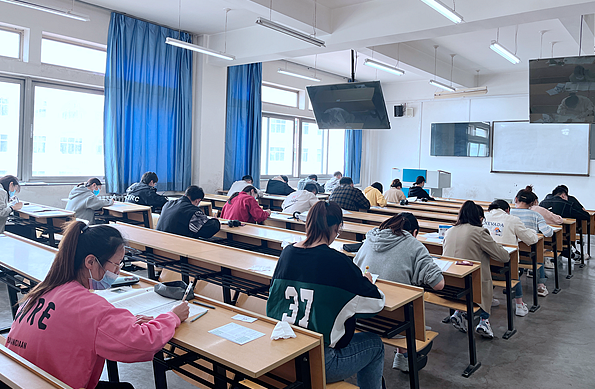 寶貴的時光用來刷題和追求高分部分學生放棄感興趣卻難度較高的課程