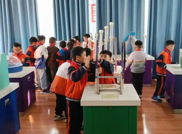 只有當立異實踐成為學校常態科學思想成為每個孩子的根本本質