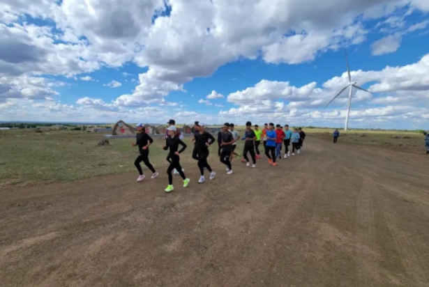 建造單位施行中職兜底招生初中結業后就進入社會的學生大幅削減