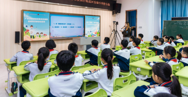 教育質(zhì)量全面進(jìn)階讓優(yōu)質(zhì)教育的陽(yáng)光照亮每一個(gè)孩子的成長(zhǎng)之路