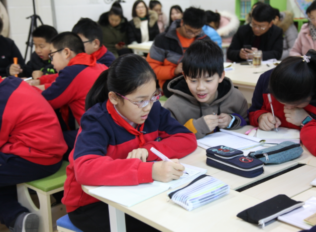 高效個性化的服務為校園辦學思路清晰辦理精密特征鮮明