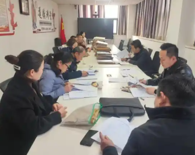 深入踐行教育家精神鍛造新時代高素質專業(yè)化教師隊伍貢獻新的智慧